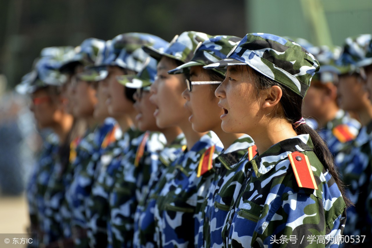 两人陷在泥巴里打一字 儿童字谜语大全及答案