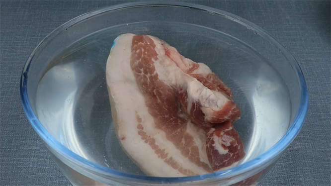 解冻猪肉的最佳方法 猪肉怎么解冻比较新鲜